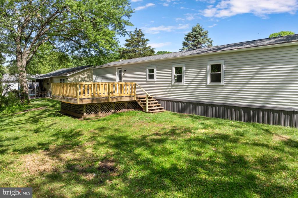 930 LAKEVIEW DRIVE