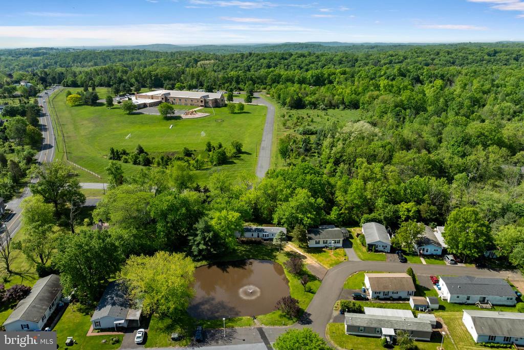930 LAKEVIEW DRIVE