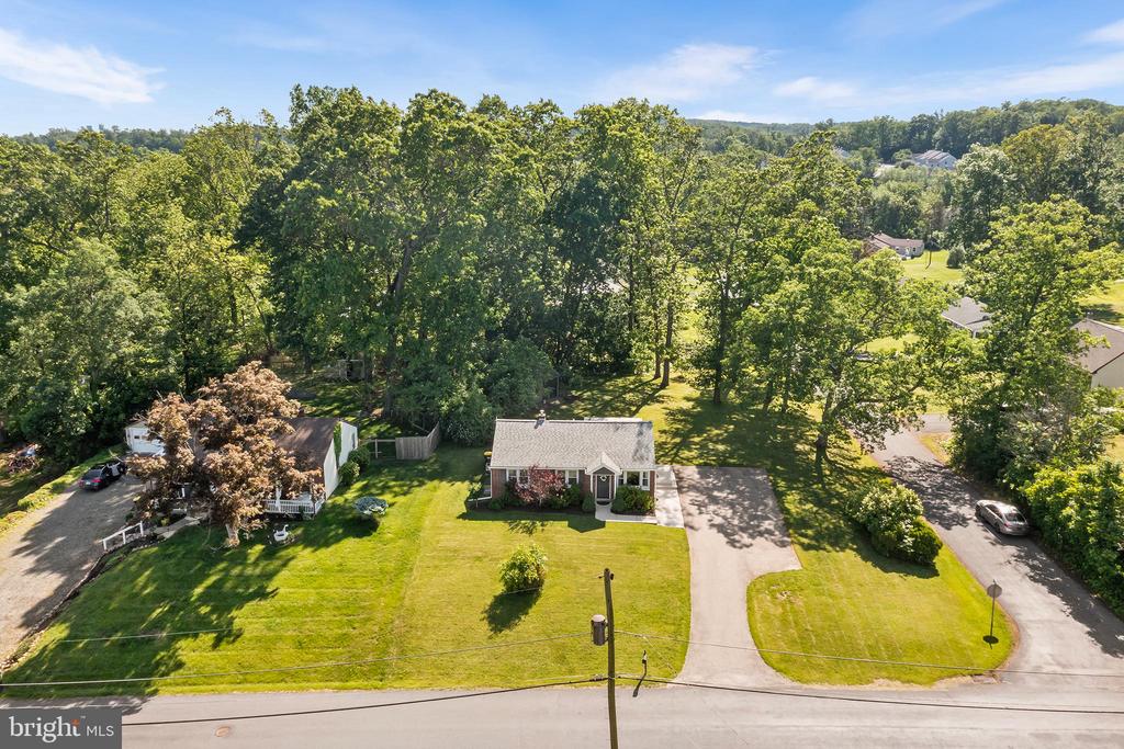 17 PERKIOMEN AVENUE