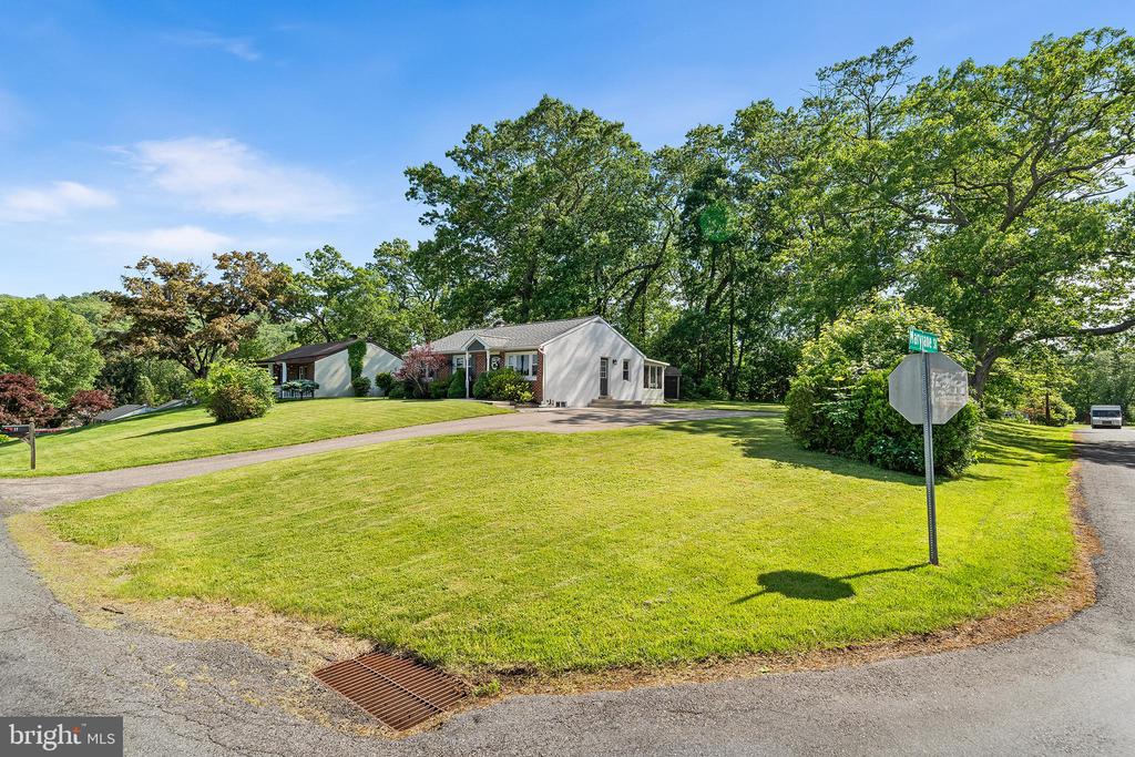 17 PERKIOMEN AVENUE