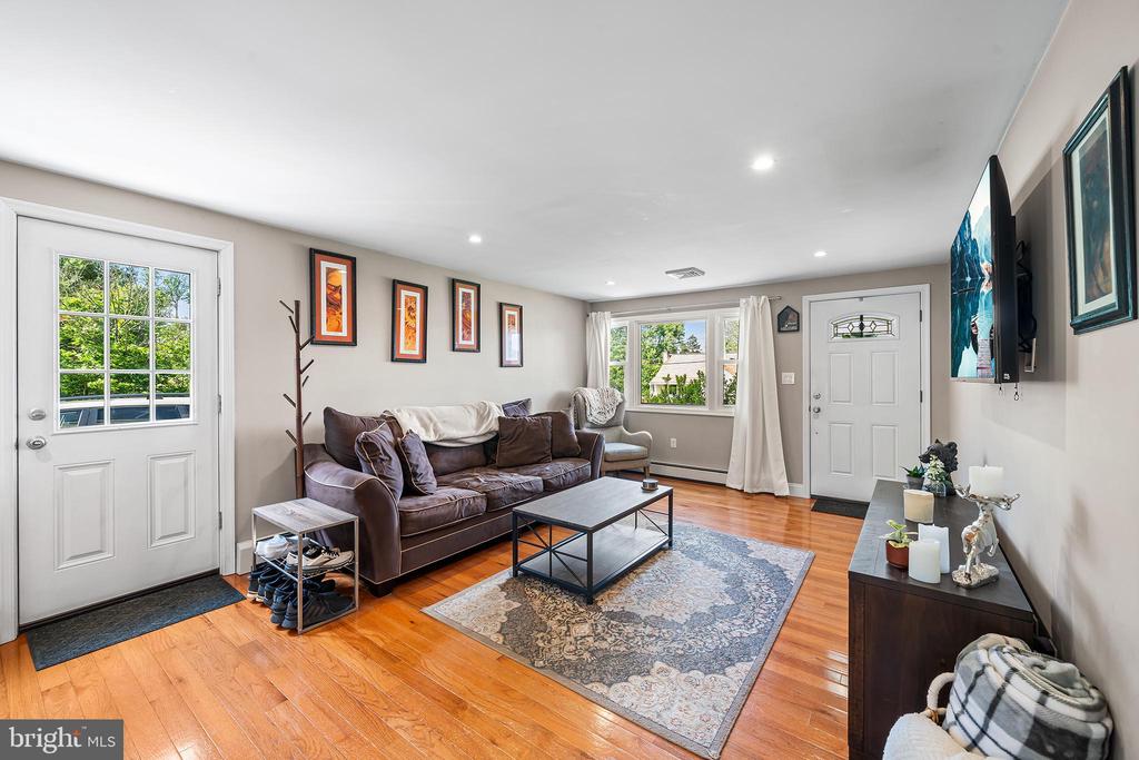 17 PERKIOMEN AVENUE