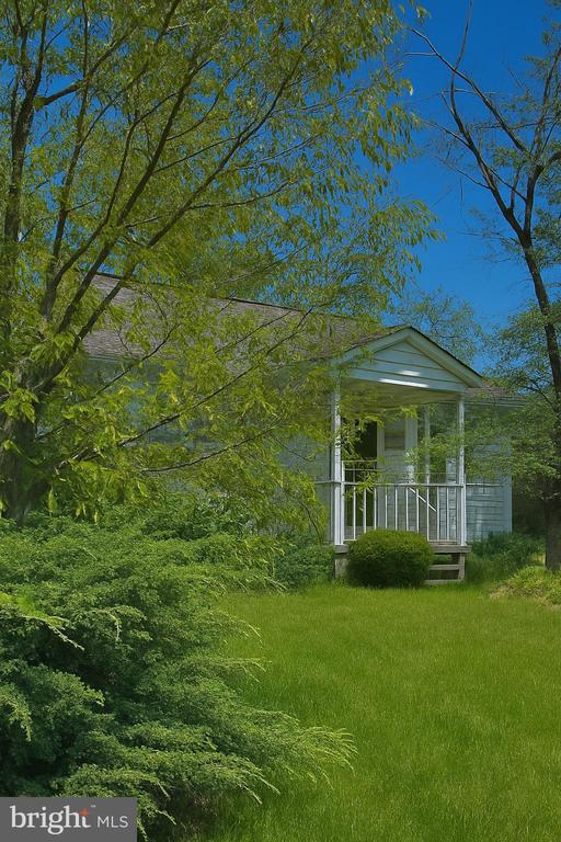 4 PERKIOMEN AVENUE