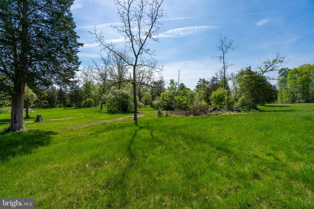 495 RIDGE RD