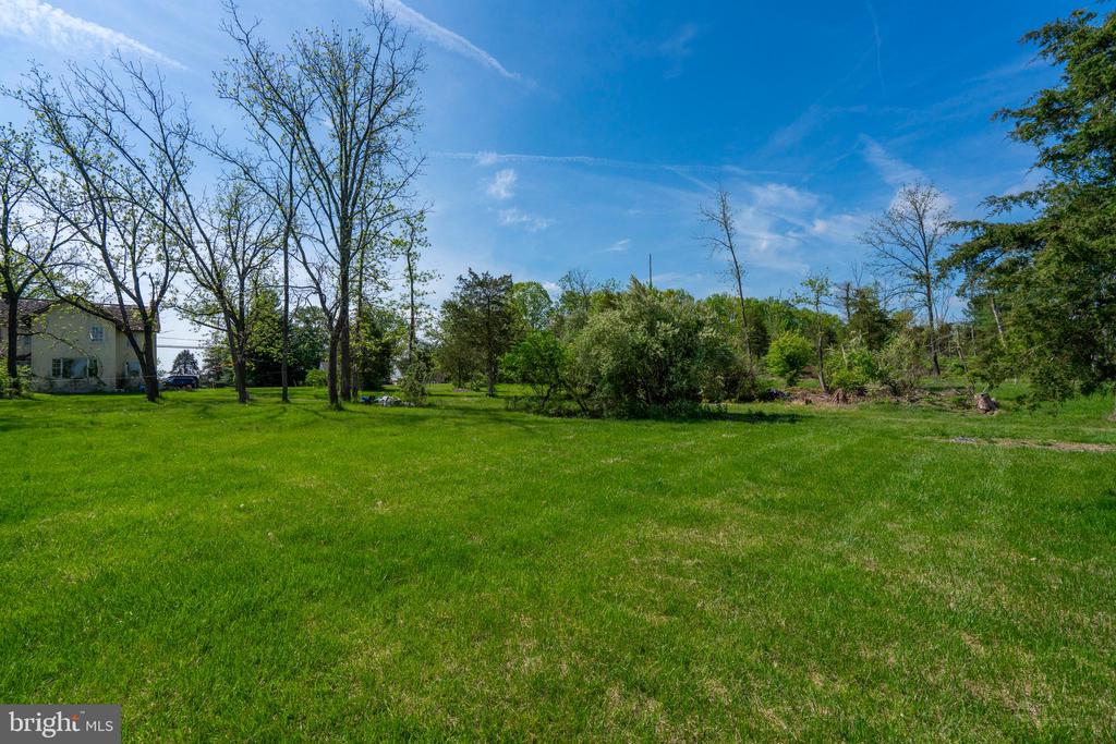 495 RIDGE RD