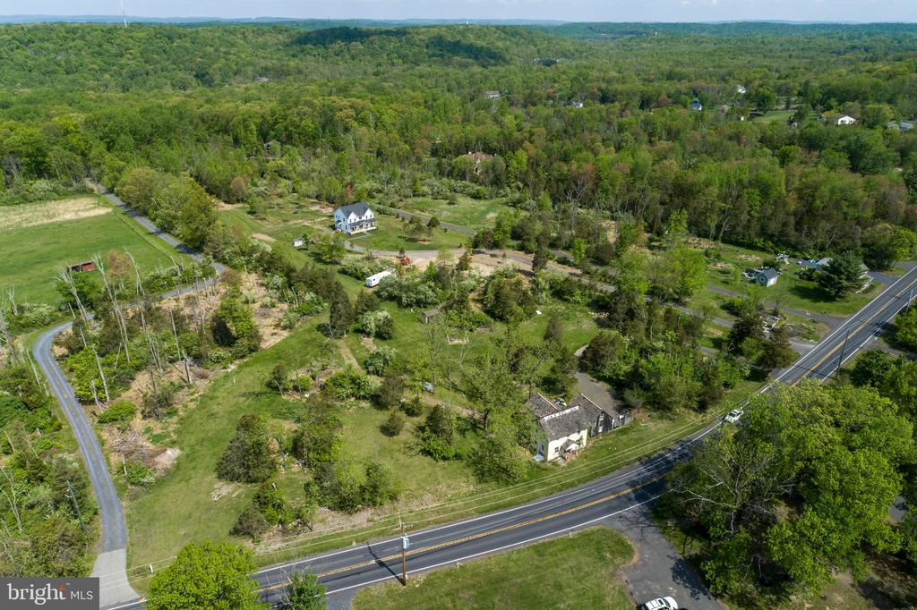 495 RIDGE RD