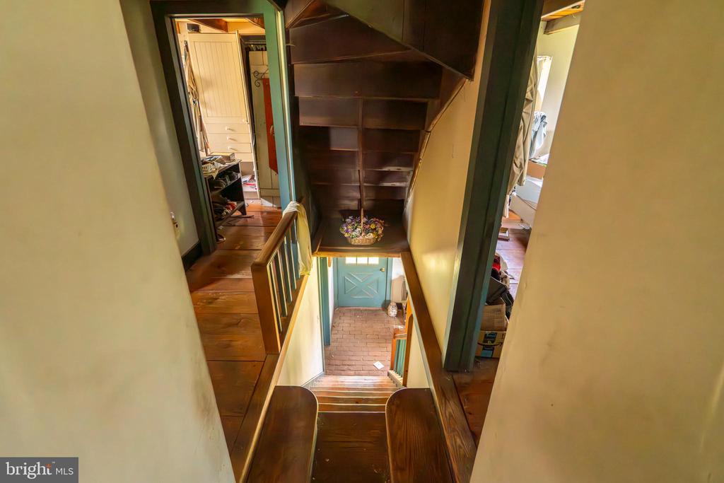 495 RIDGE RD