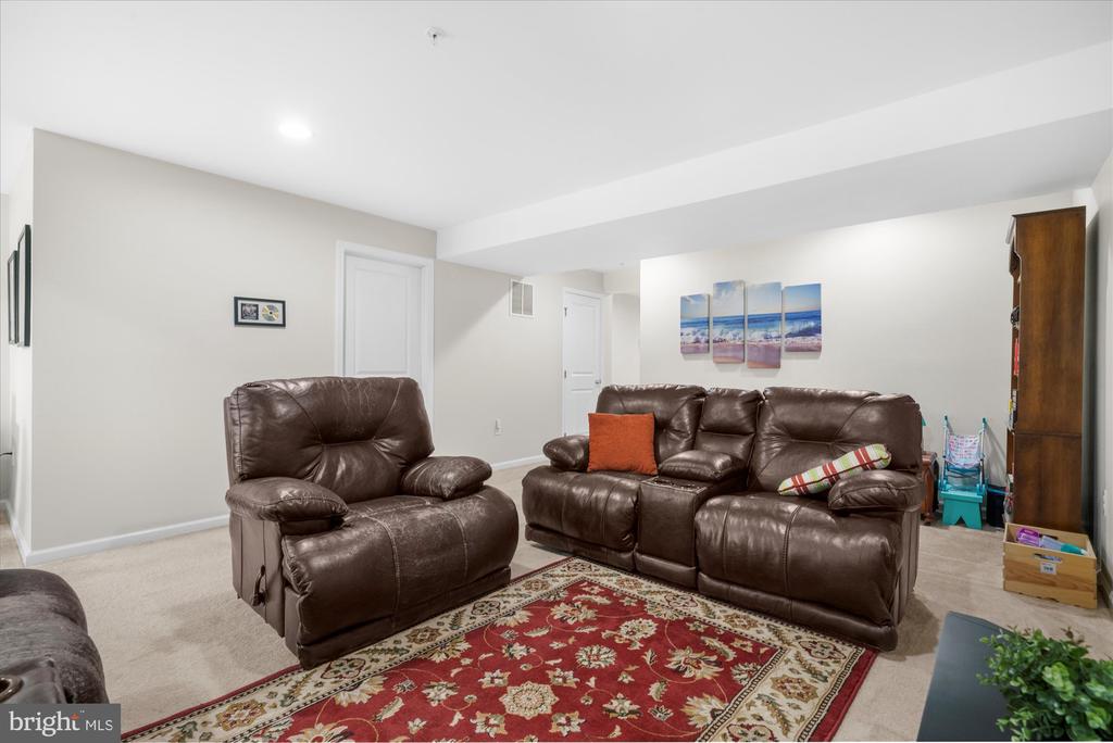 1803 SWEET GUM DRIVE