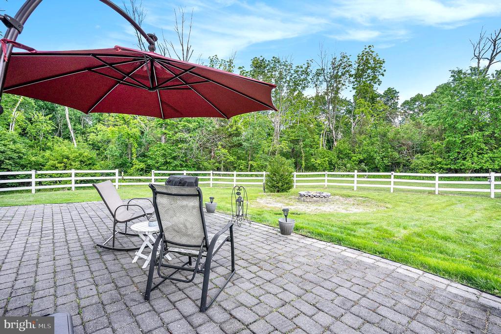 144 IVY LANE