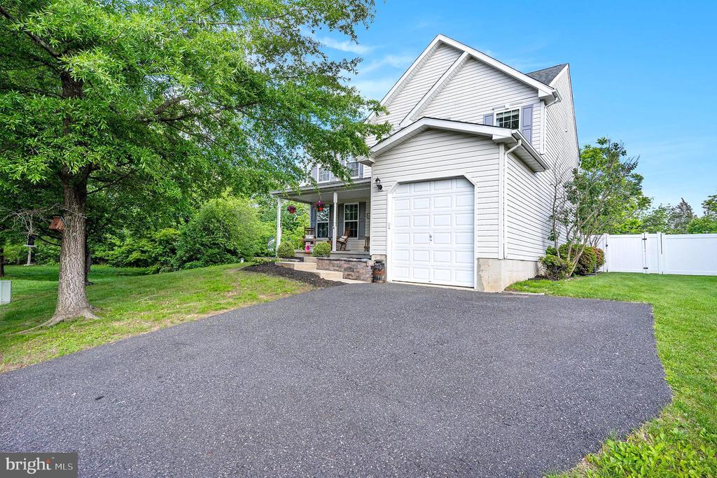 144 IVY LANE