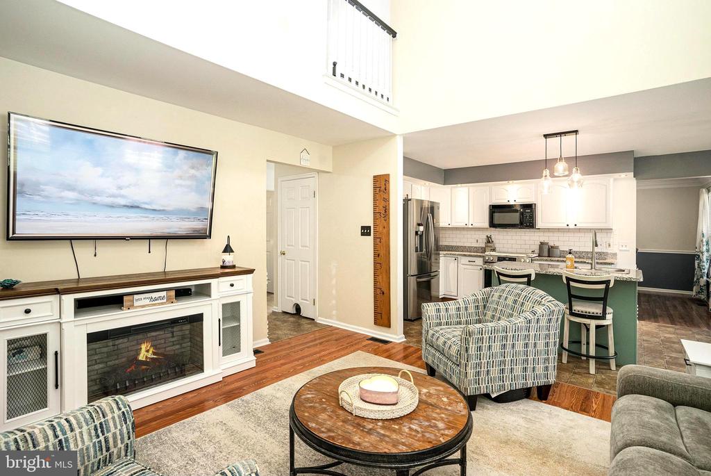 144 IVY LANE