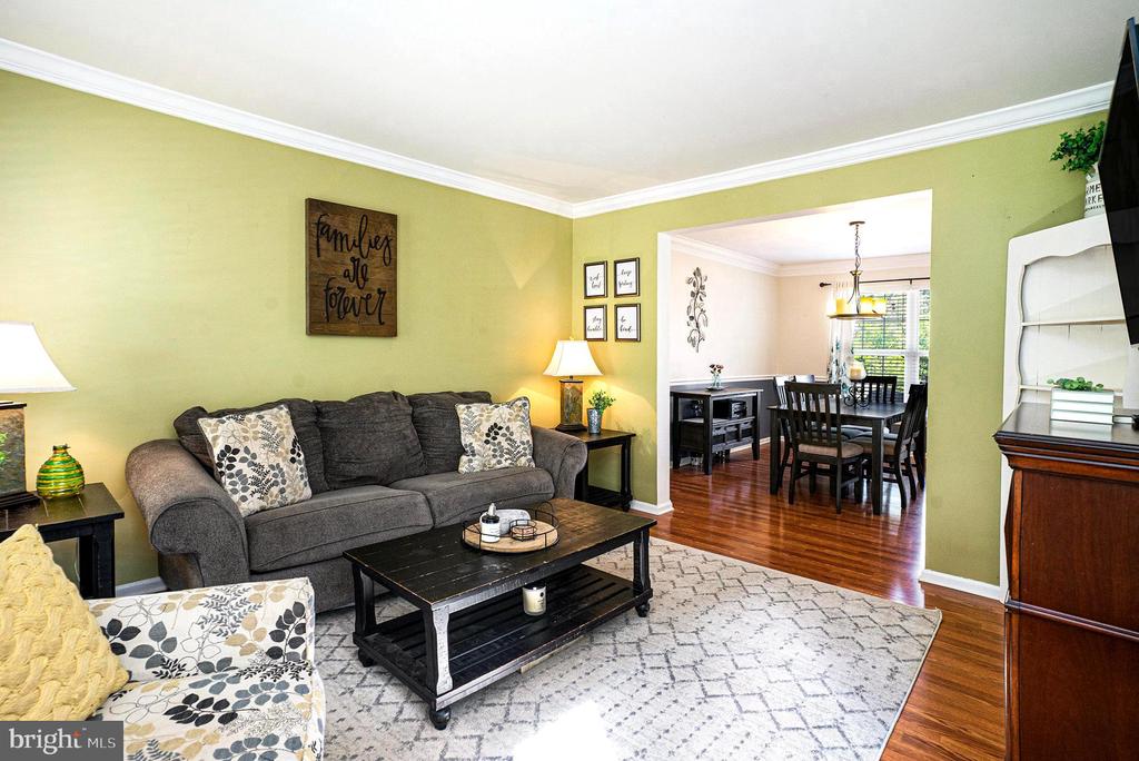 144 IVY LANE