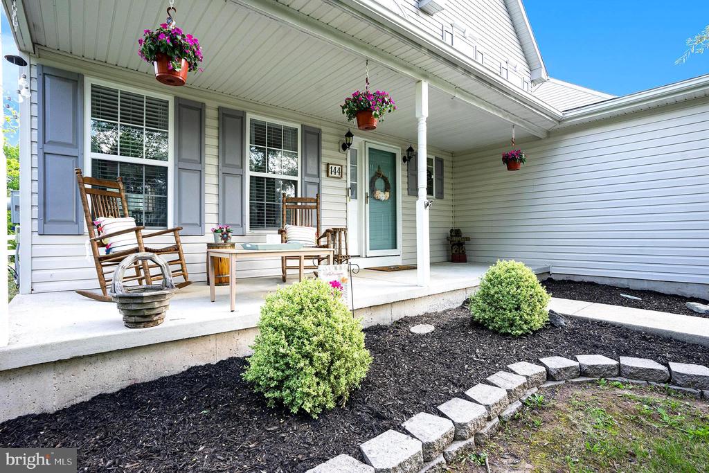 144 IVY LANE