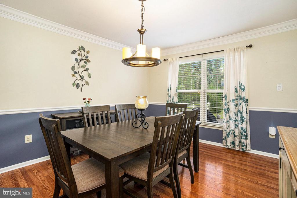 144 IVY LANE