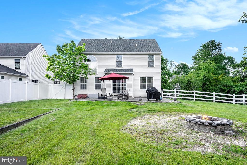 144 IVY LANE