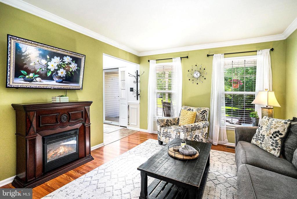 144 IVY LANE