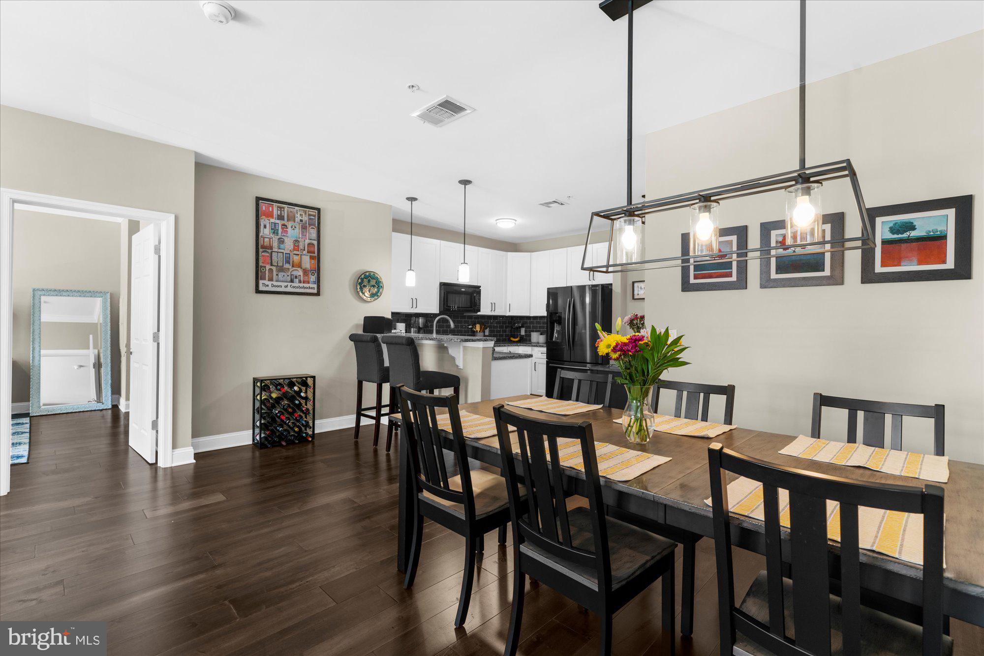 300 W ELM STREET 2235