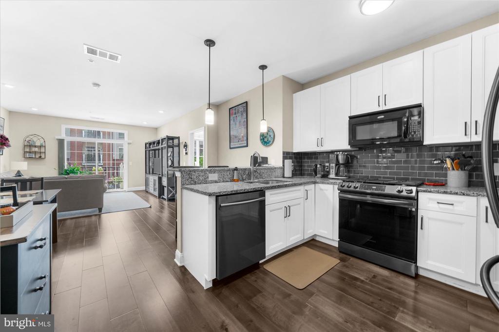 300 W ELM STREET 2235