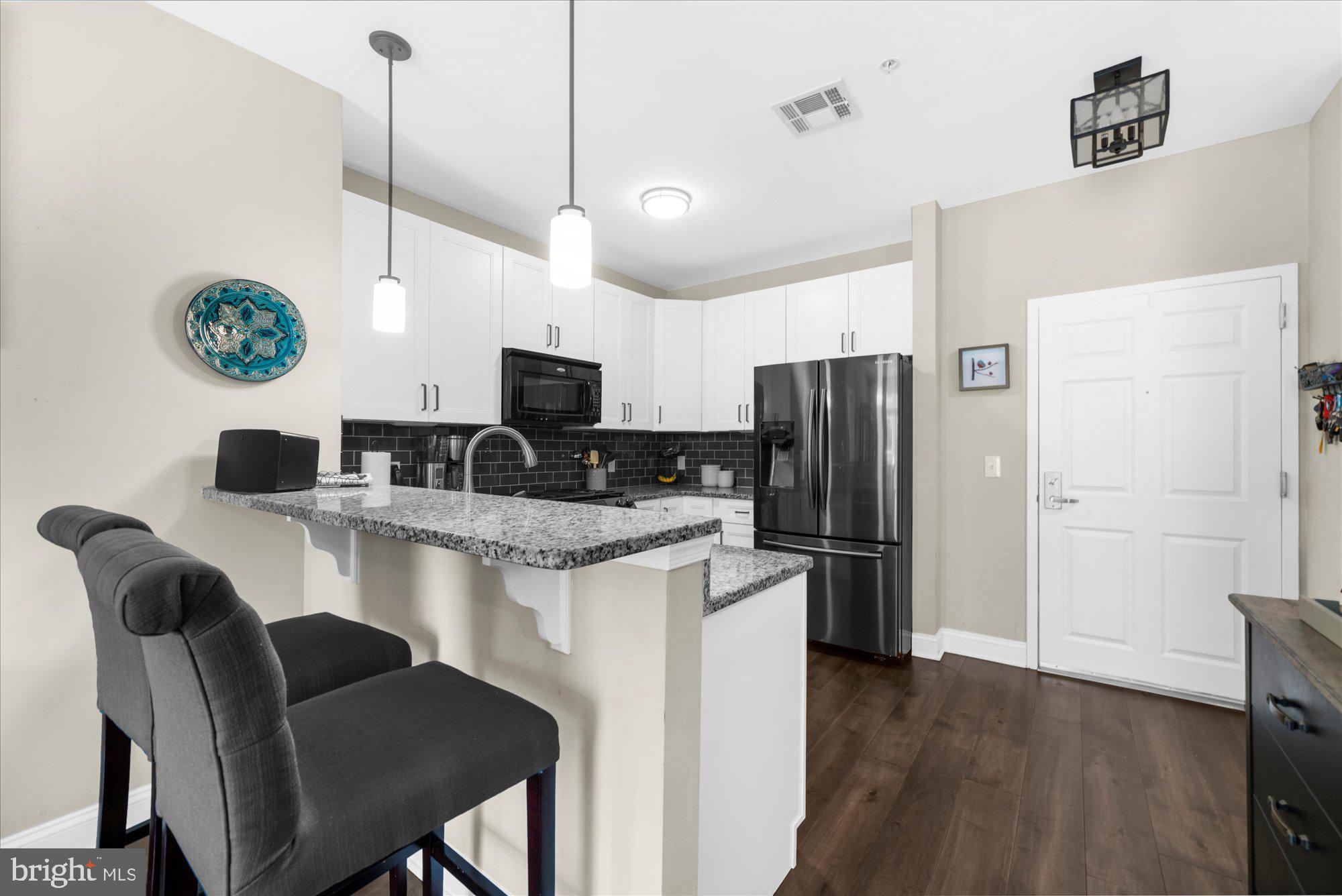 300 W ELM STREET 2235