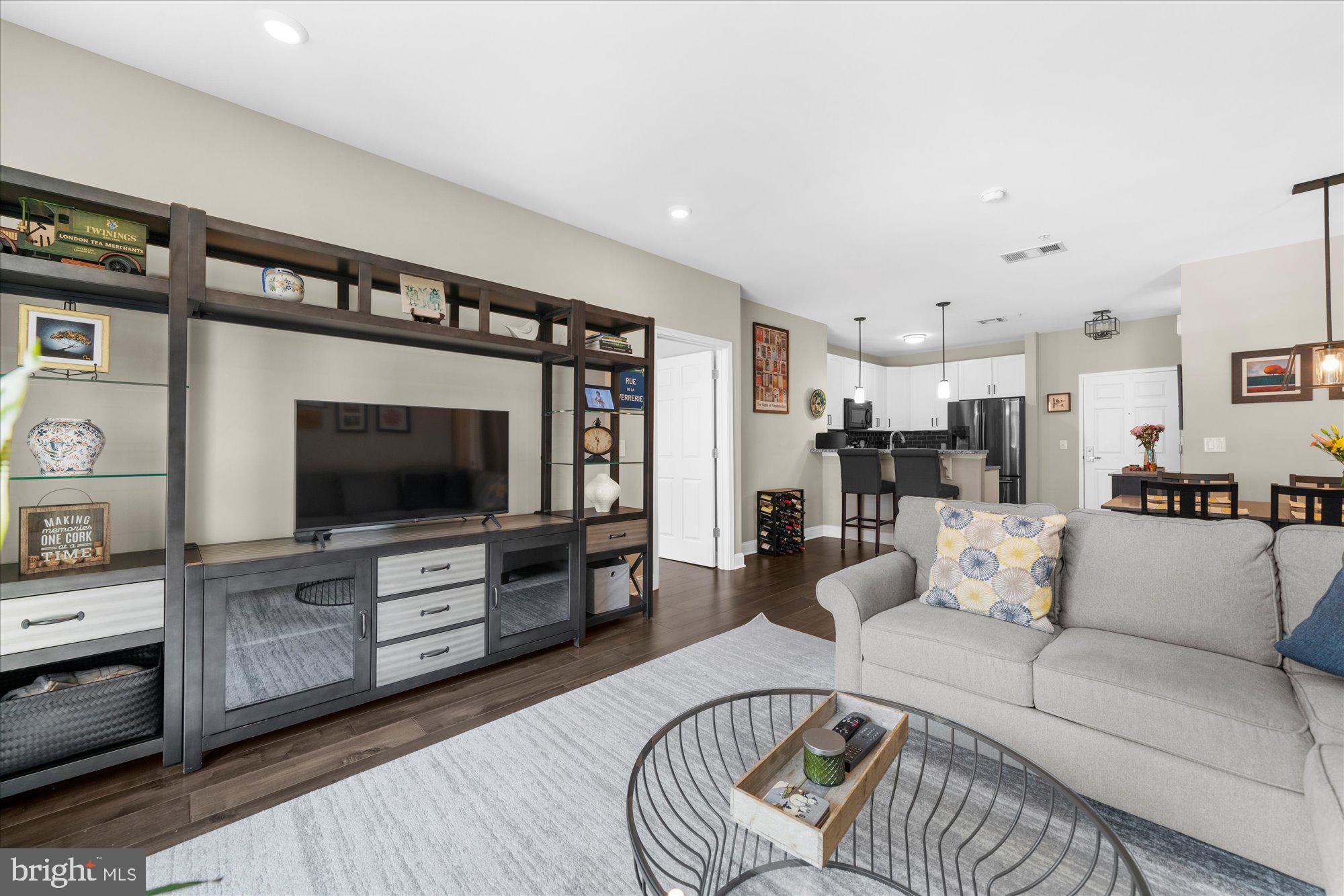 300 W ELM STREET 2235