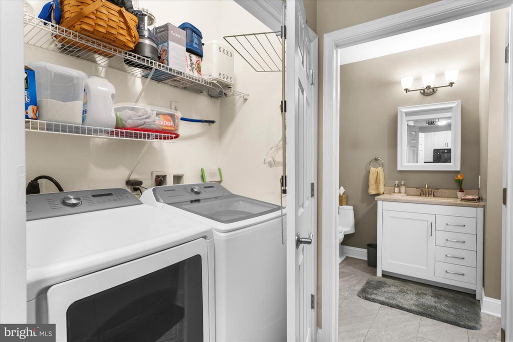 300 W ELM STREET 2235