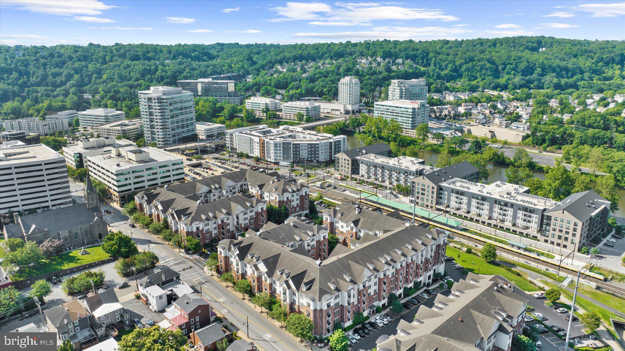 300 W ELM STREET 2235