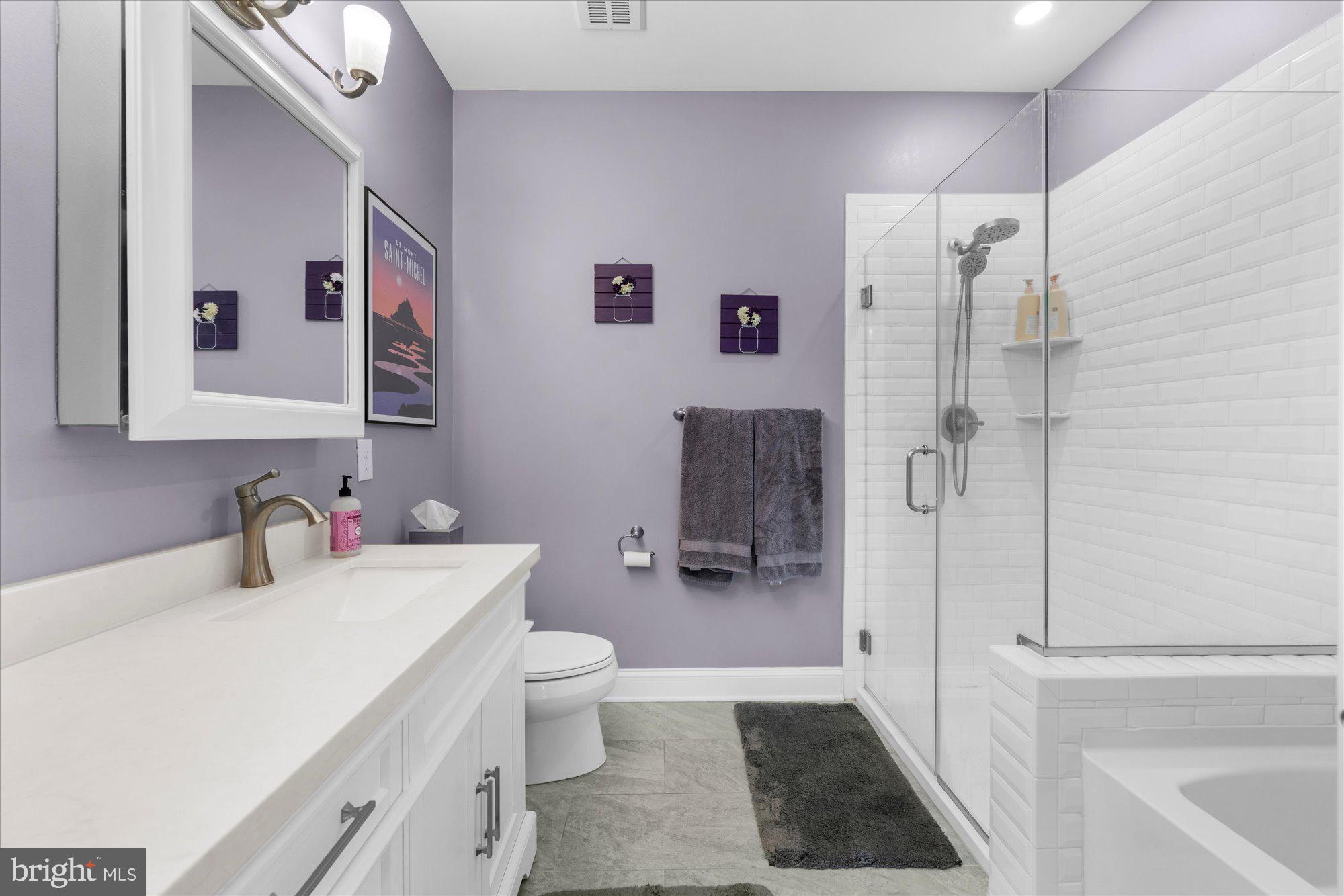 300 W ELM STREET 2235