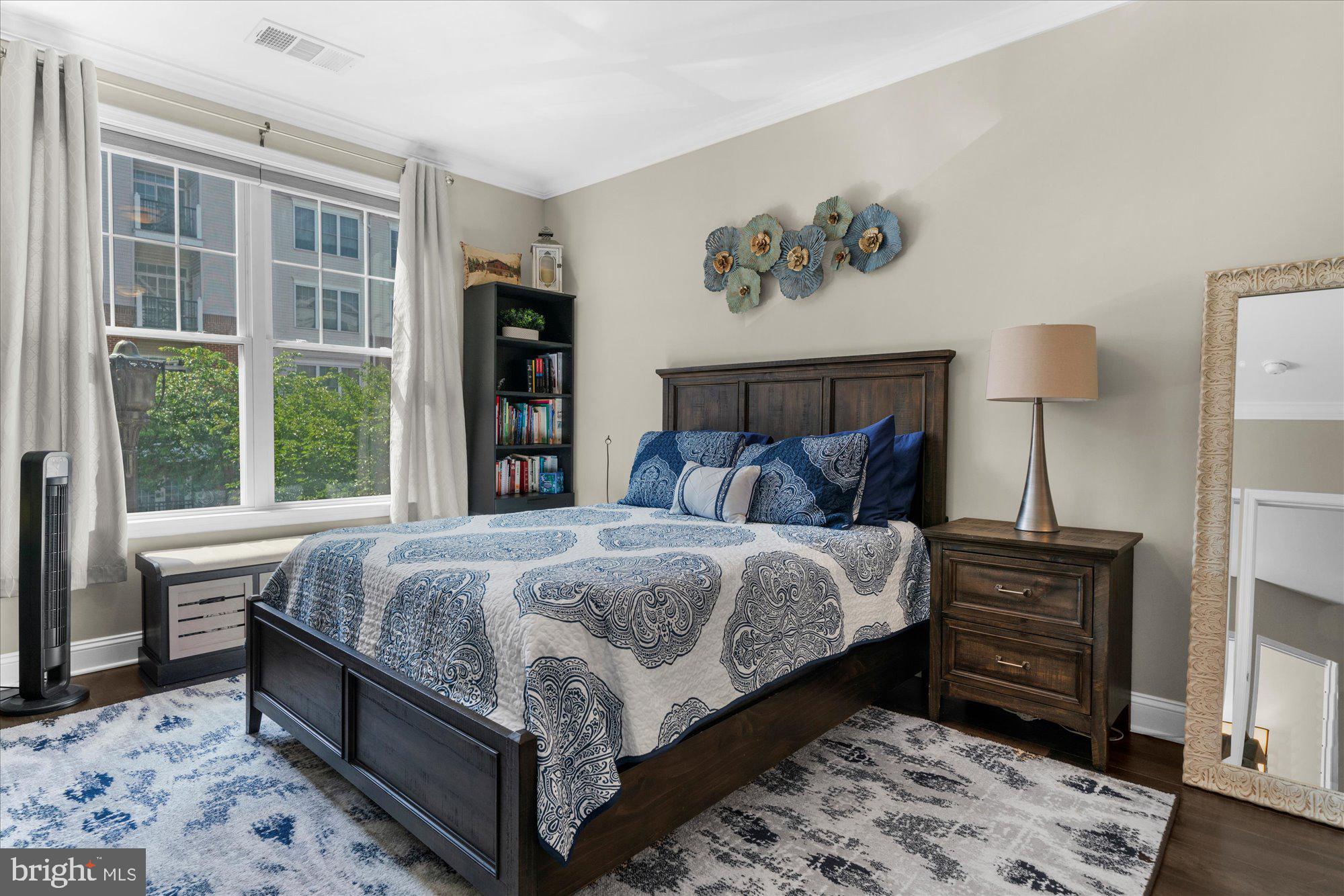 300 W ELM STREET 2235