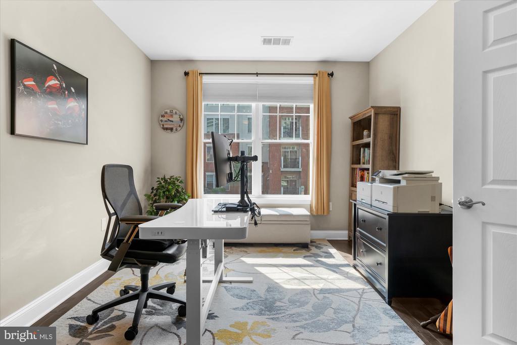 300 W ELM STREET 2235