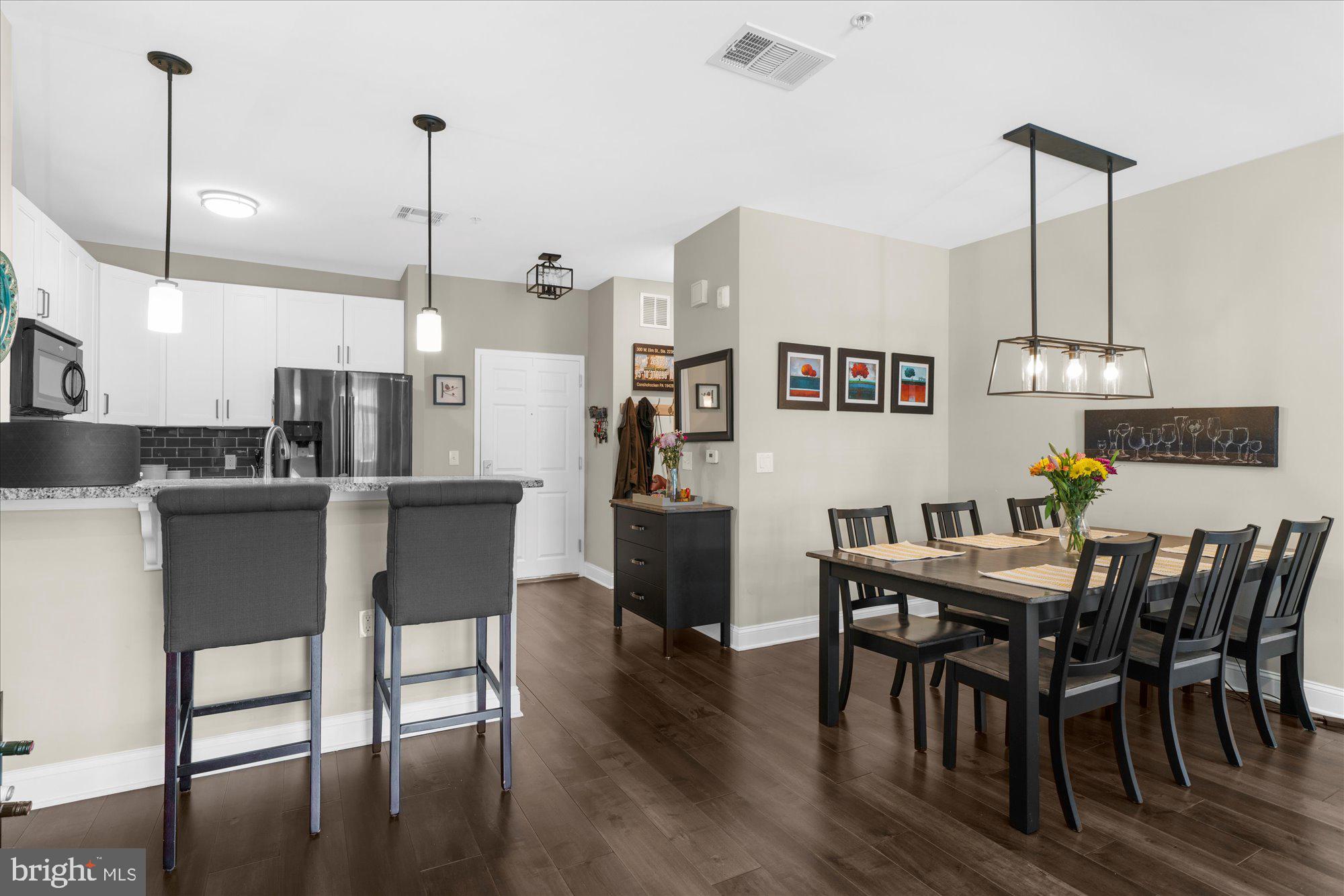 300 W ELM STREET 2235