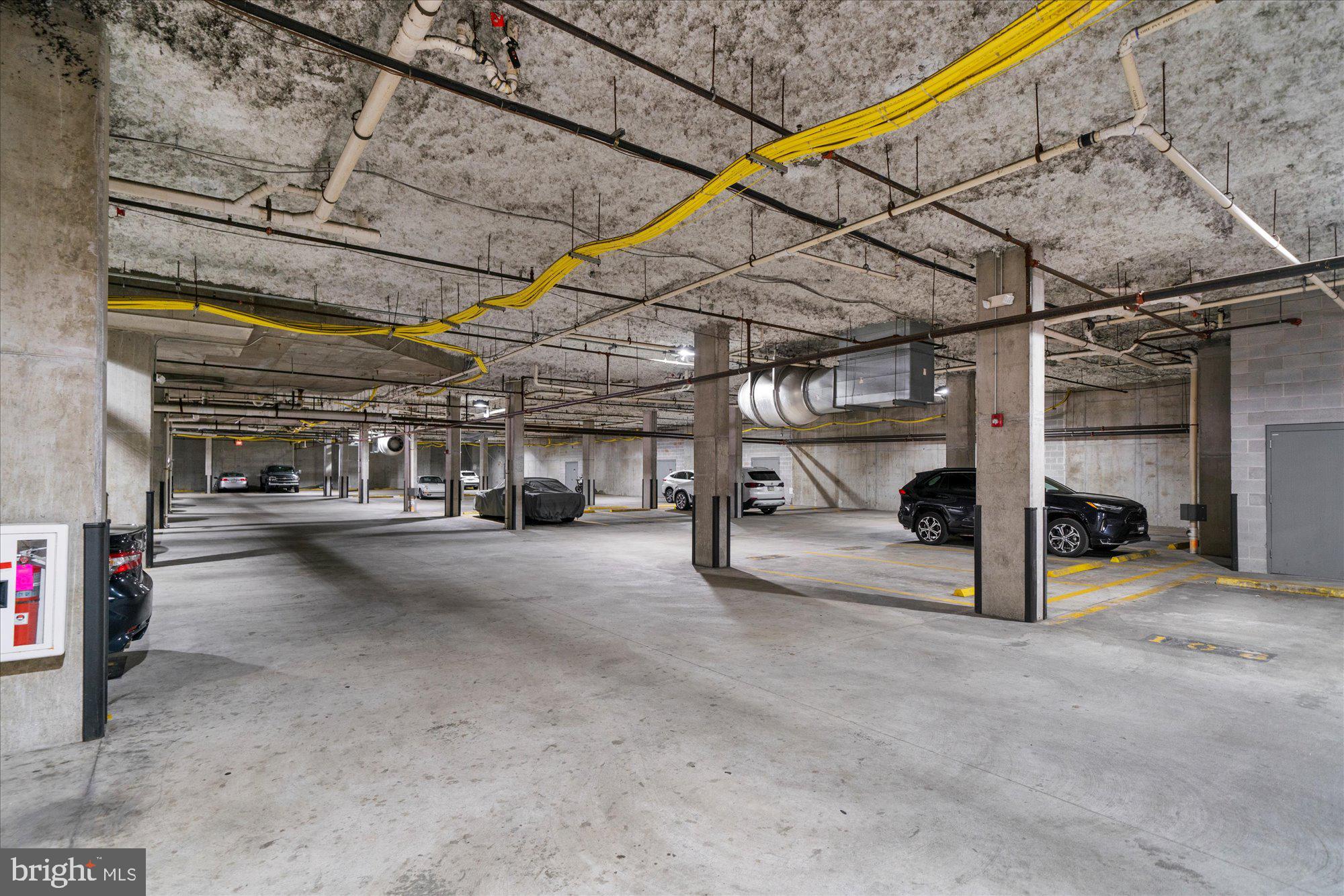 300 W ELM STREET 2235