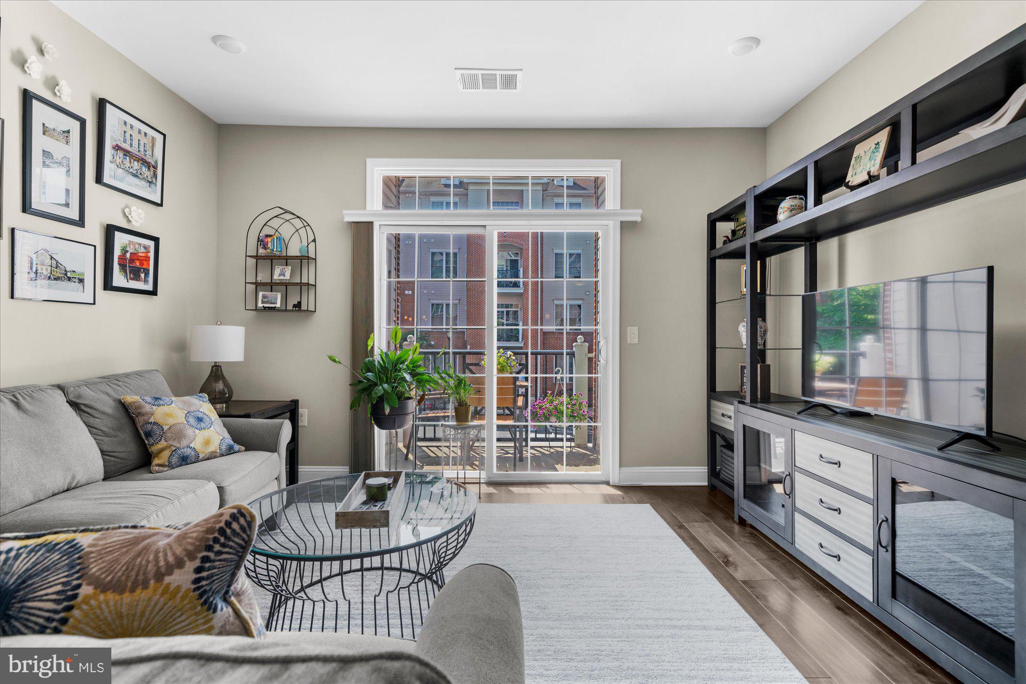 300 W ELM STREET 2235