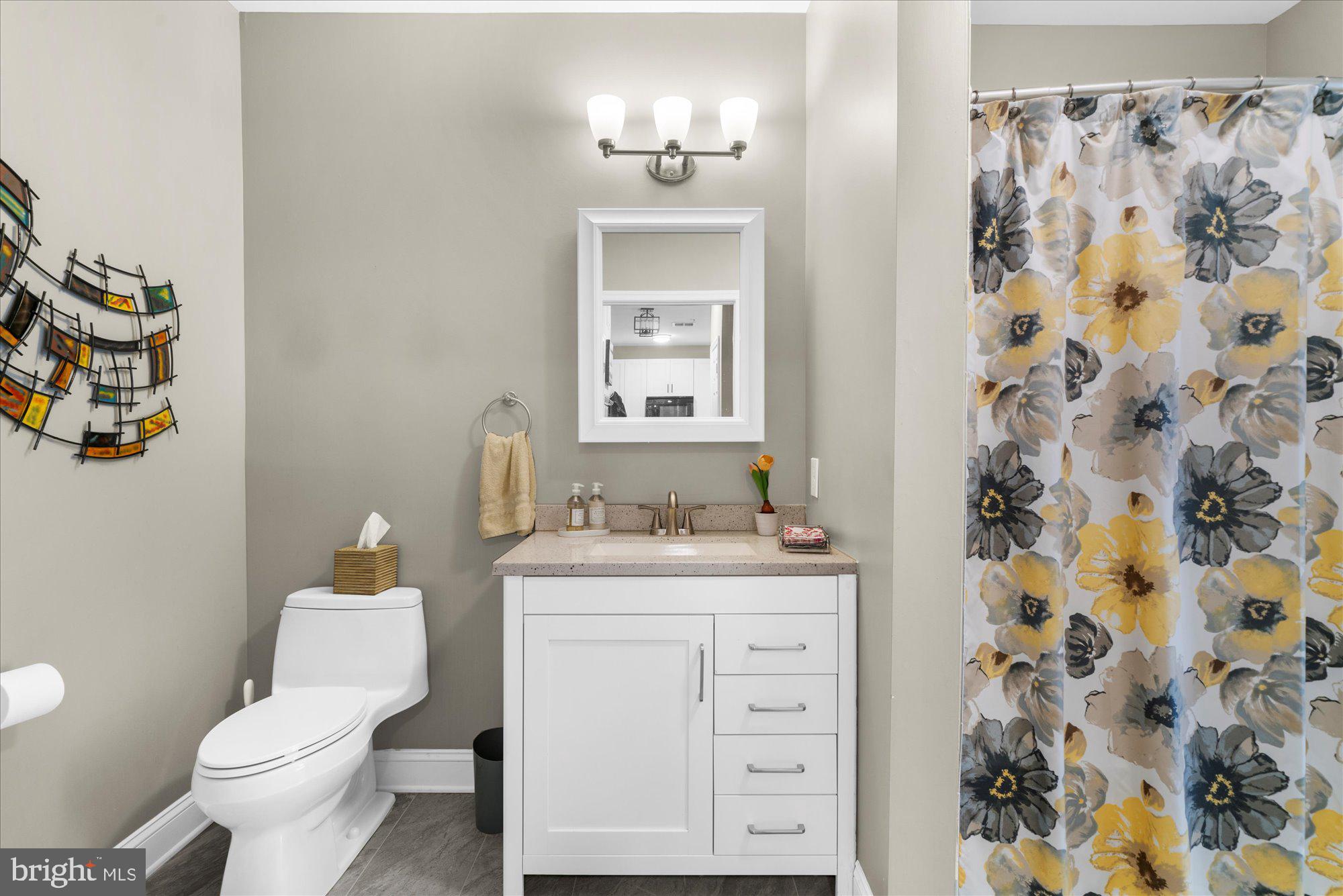 300 W ELM STREET 2235