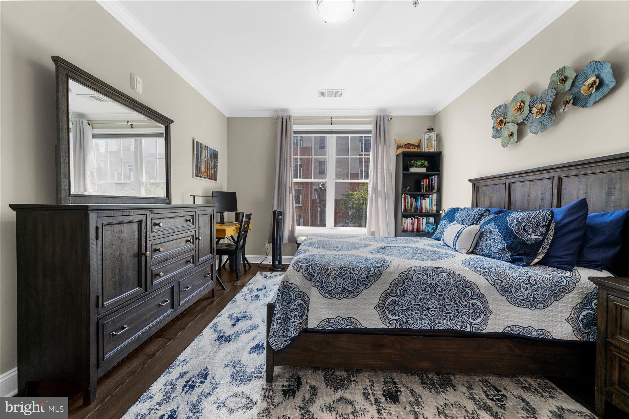 300 W ELM STREET 2235