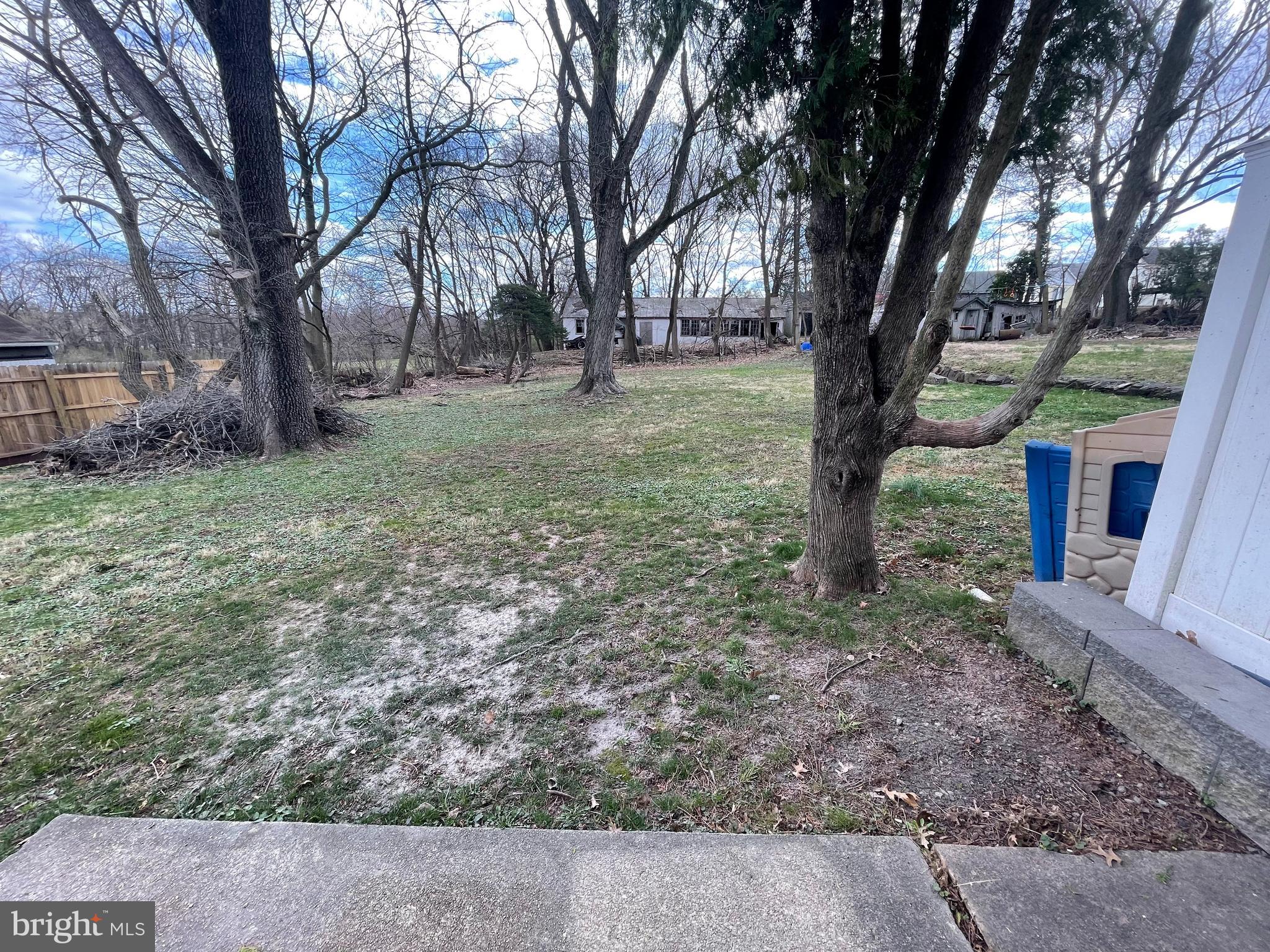 10 N LIMERICK ROAD 10