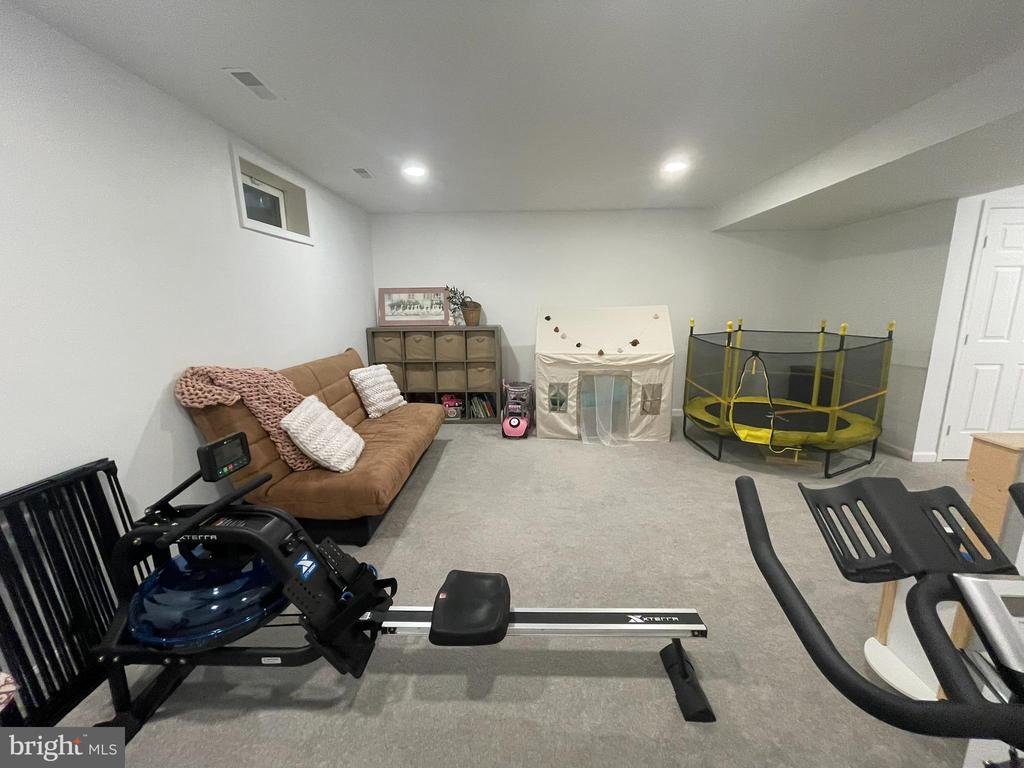 4409 GLENWOOD DRIVE