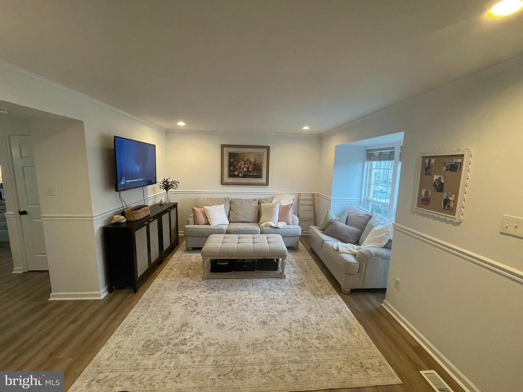 4409 GLENWOOD DRIVE