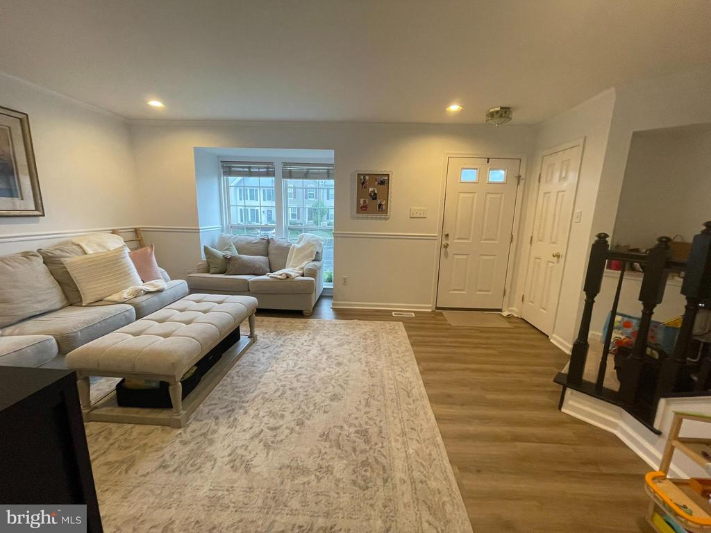 4409 GLENWOOD DRIVE