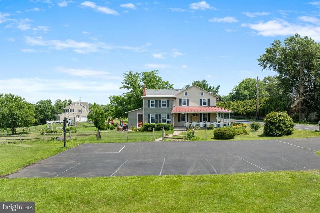 585 MORWOOD ROAD