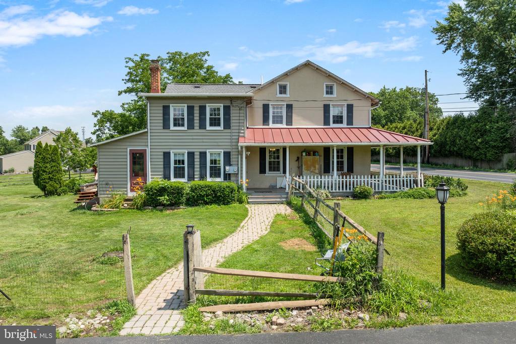 585 MORWOOD ROAD