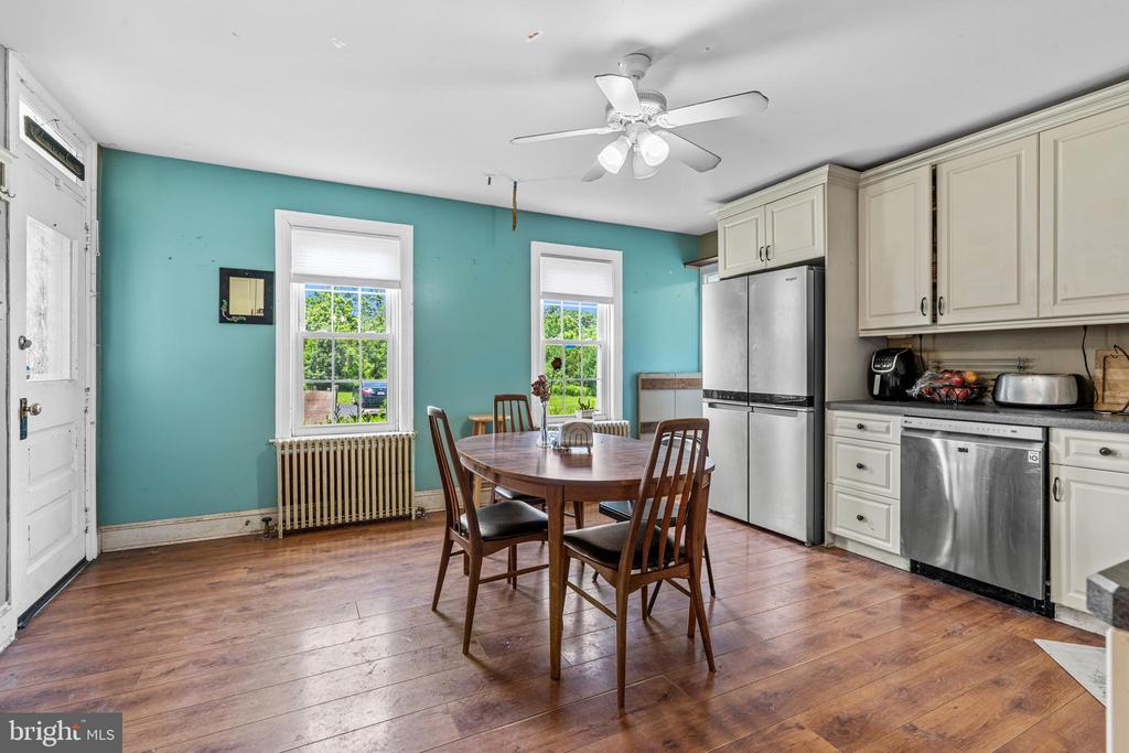 585 MORWOOD ROAD