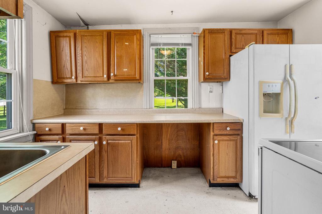 585 MORWOOD ROAD