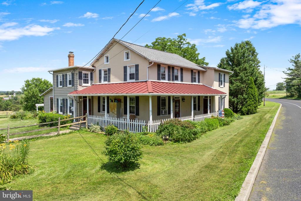 585 MORWOOD ROAD