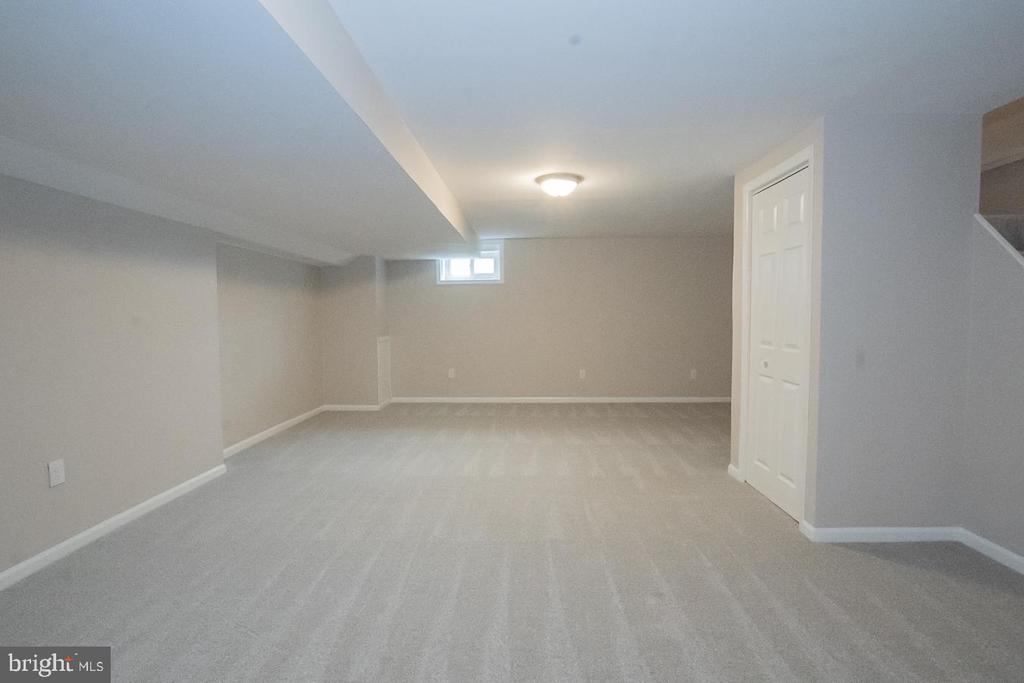 403 VILLAGE GREEN DRIVE