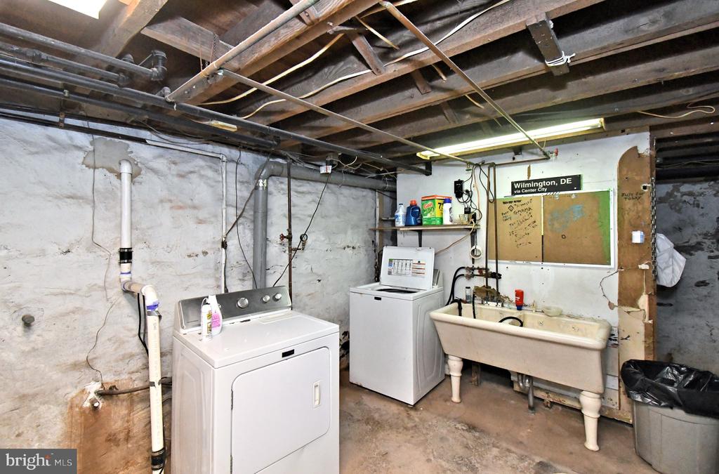 360 W VINE STREET