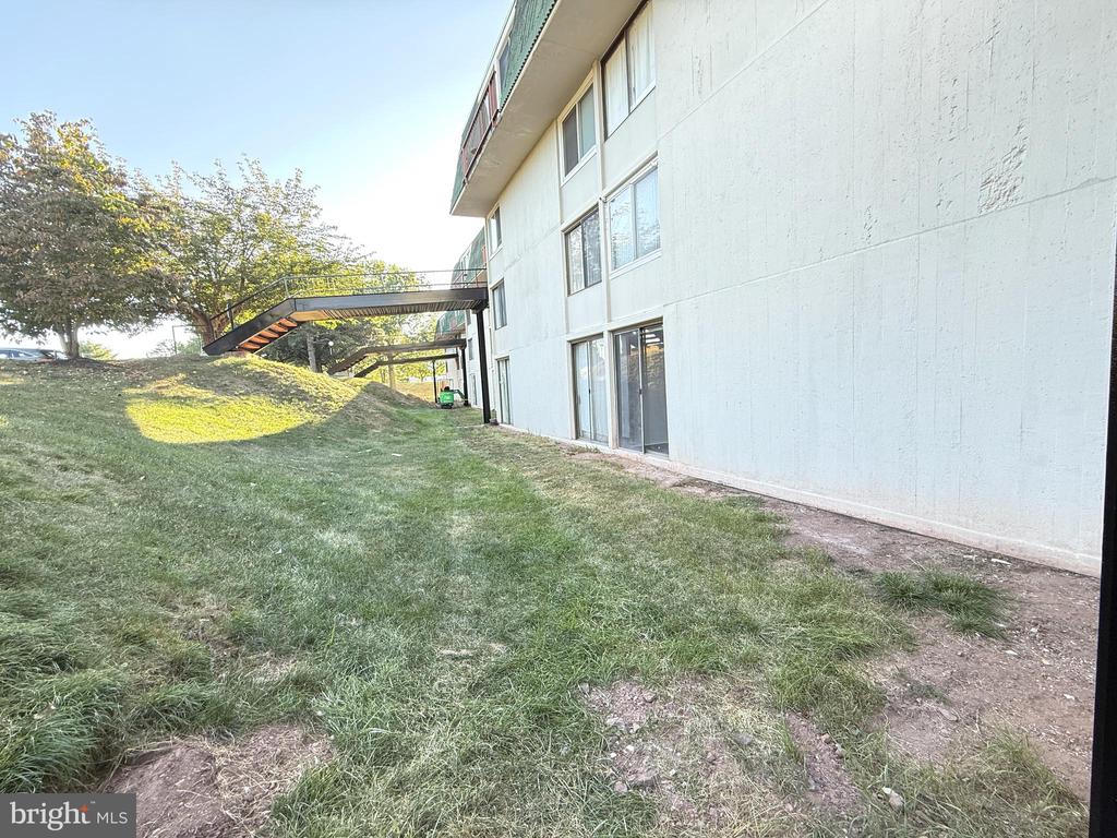 4421 FOREST LANE