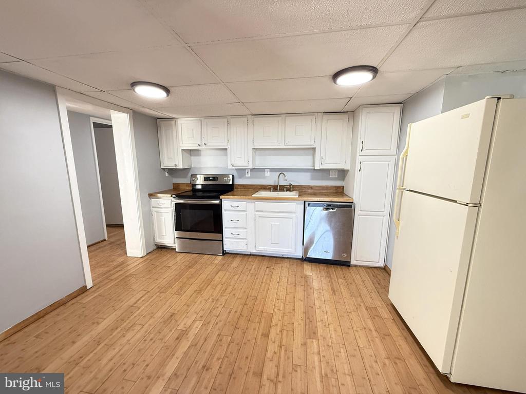 4421 FOREST LANE