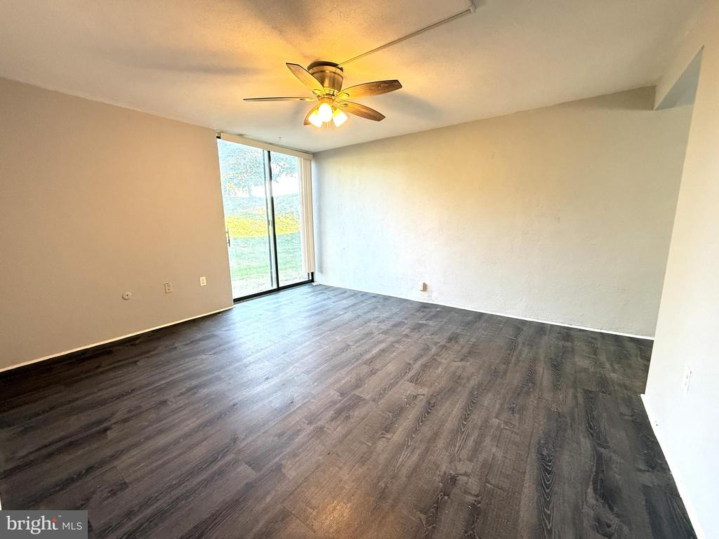 4421 FOREST LANE