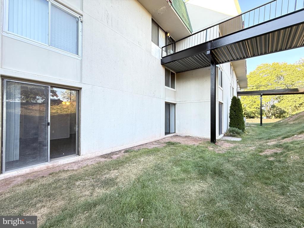 4421 FOREST LANE