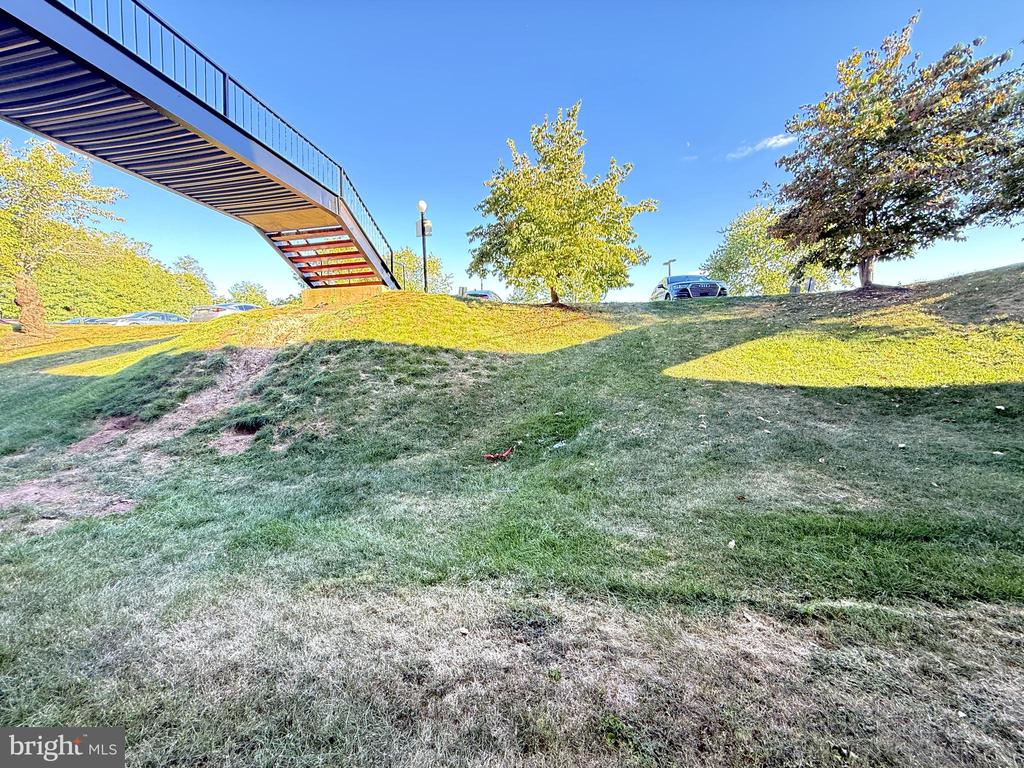 4421 FOREST LANE
