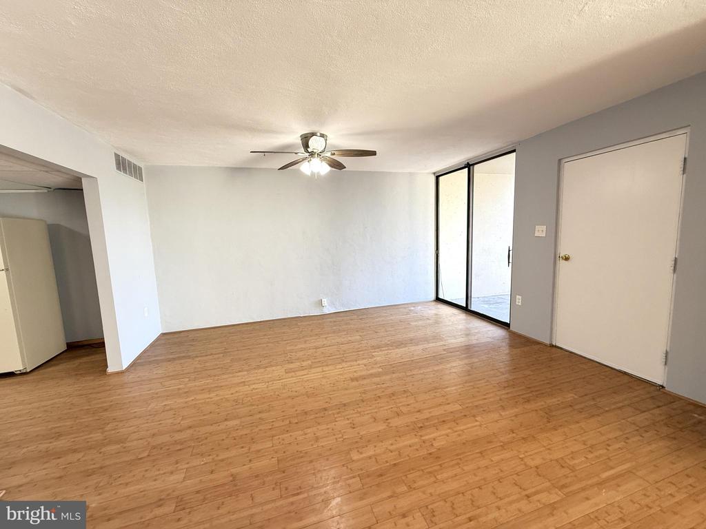 4421 FOREST LANE